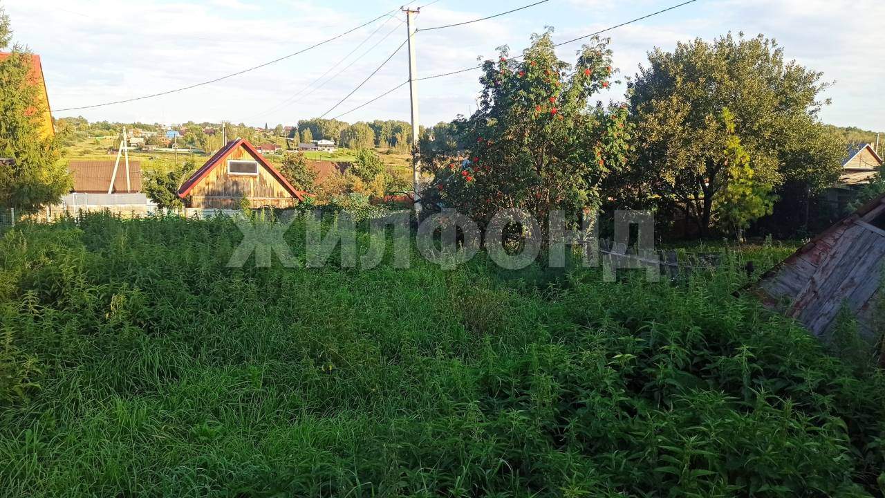 Продам земельный участок 1700 м.кв.