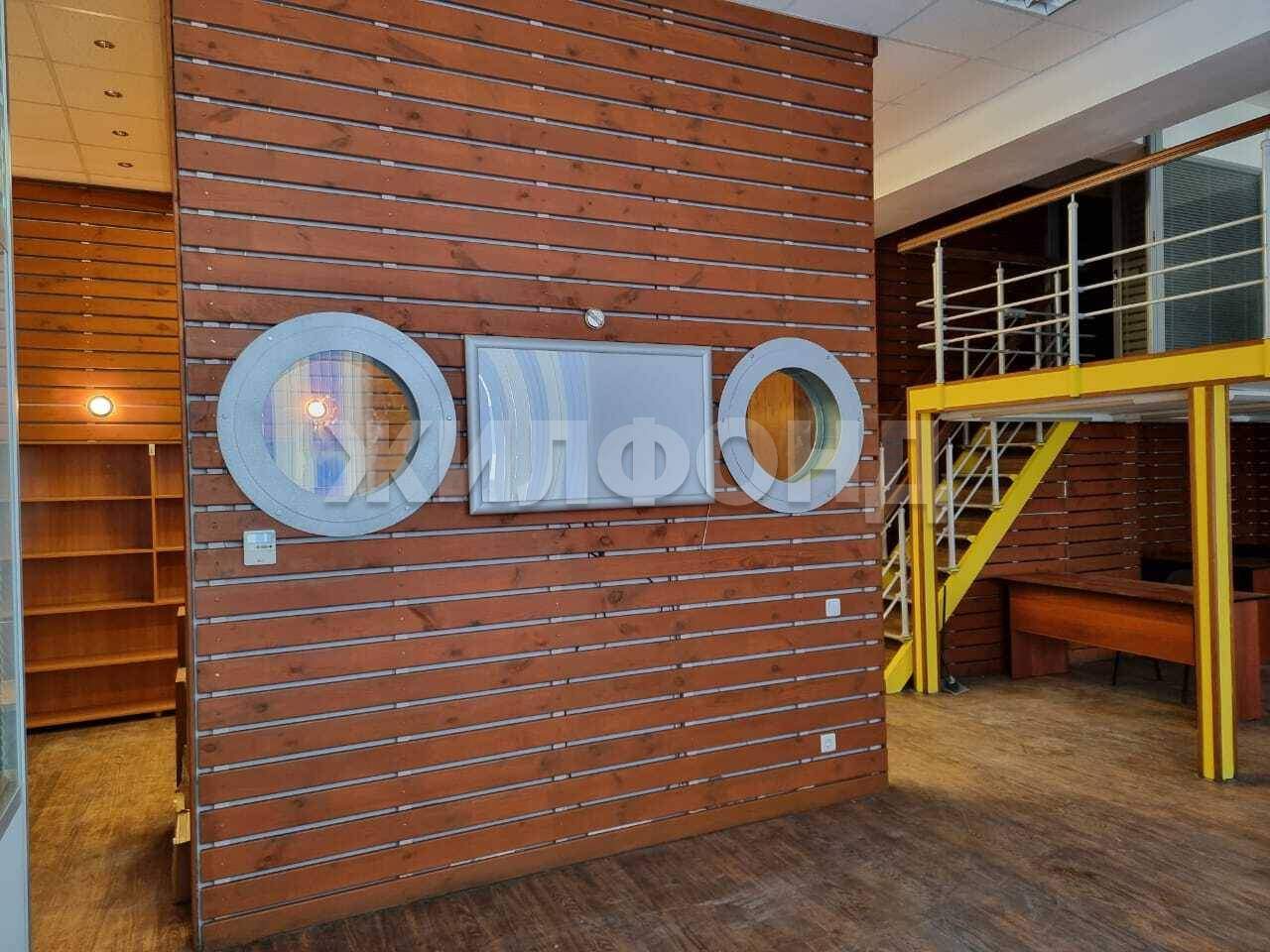 Продам офис 692 м.кв.