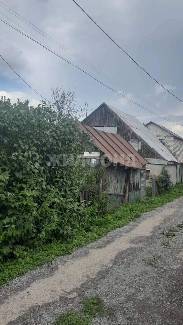 Продам земельный участок 604 м.кв.