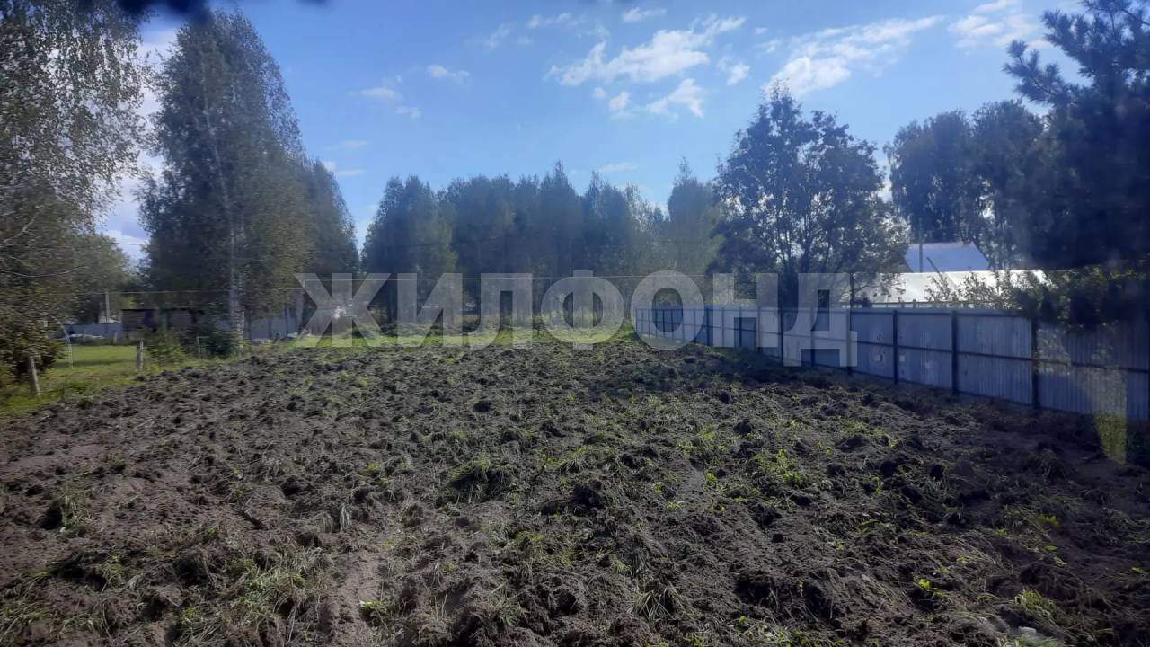 Продам земельный участок 1000 м.кв.