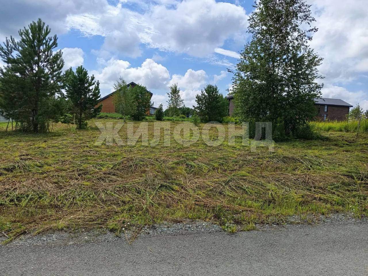 Продам земельный участок 900 м.кв.