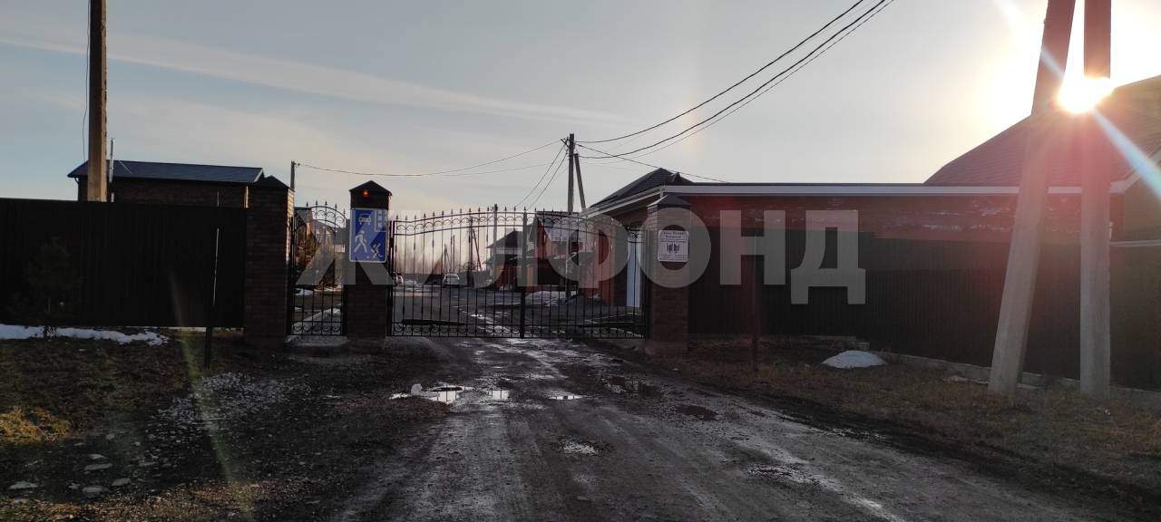 Продам земельный участок 800 м.кв.