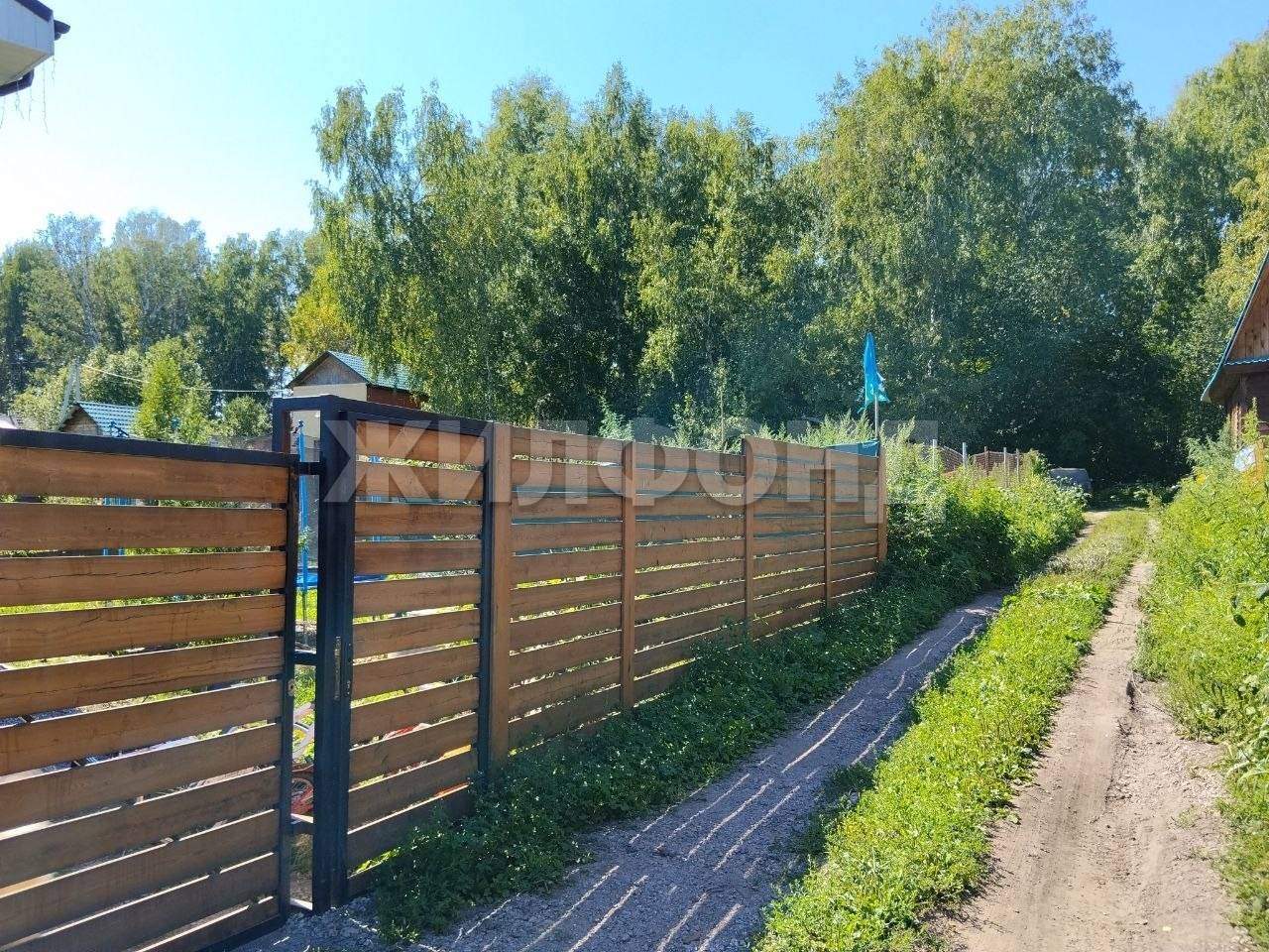 Продам земельный участок 600 м.кв.