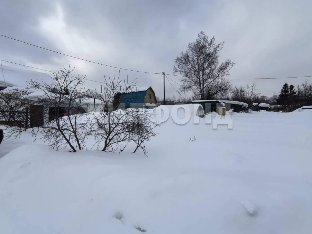 Продам земельный участок 800 м.кв.