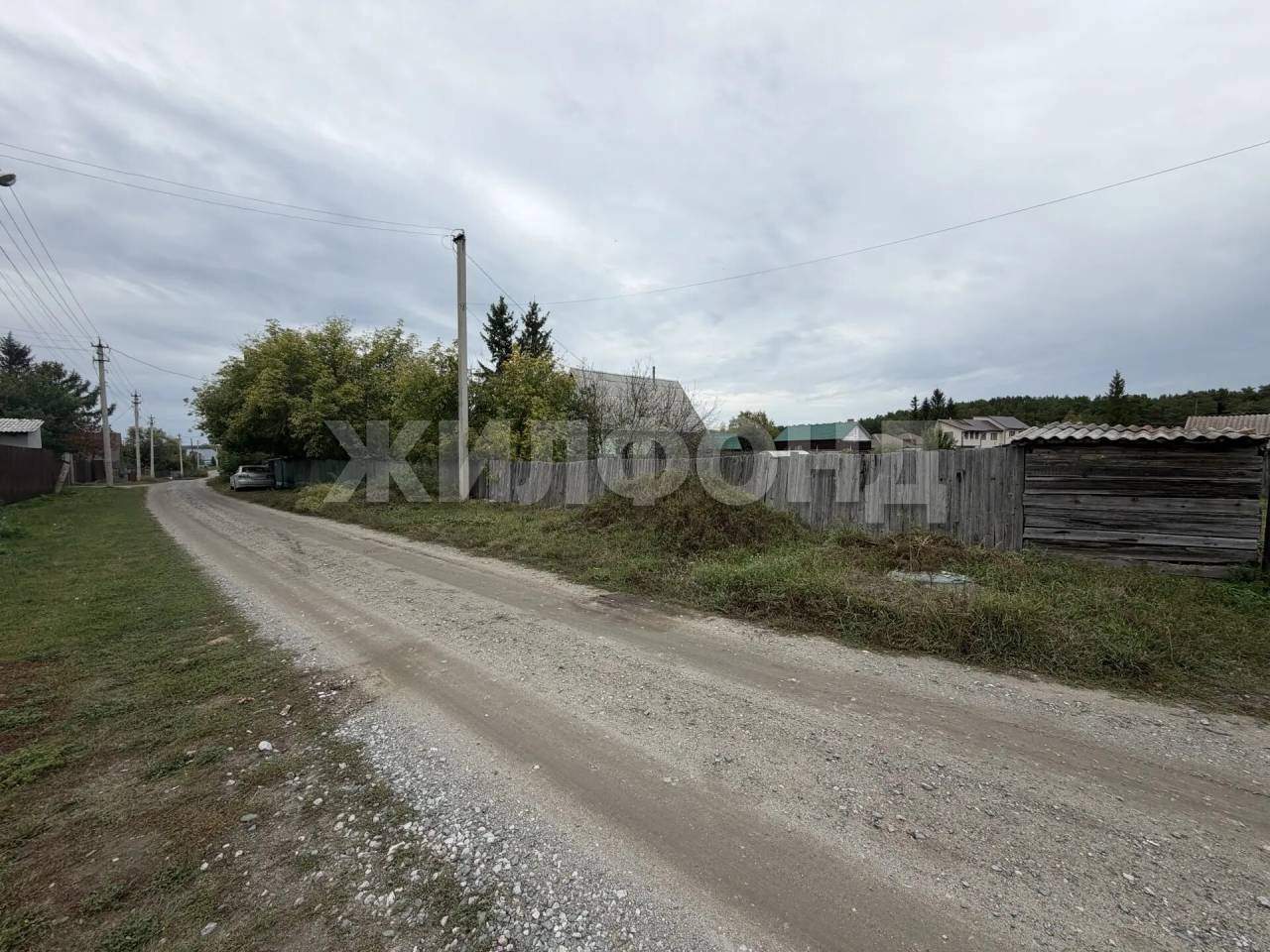 Продам земельный участок 830 м.кв.