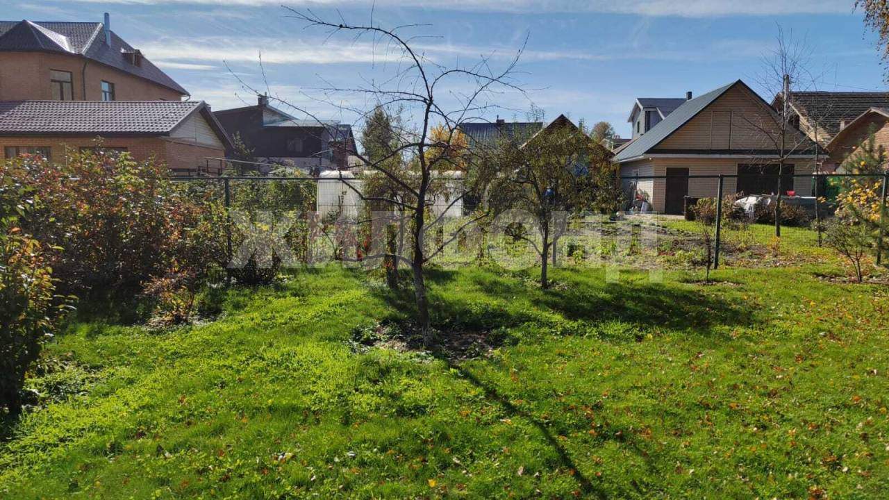 Продам земельный участок 750 м.кв.