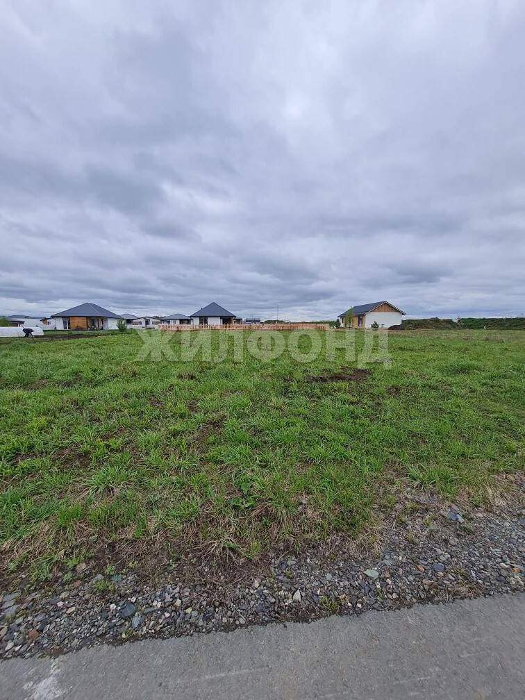 Продам земельный участок 812 м.кв.