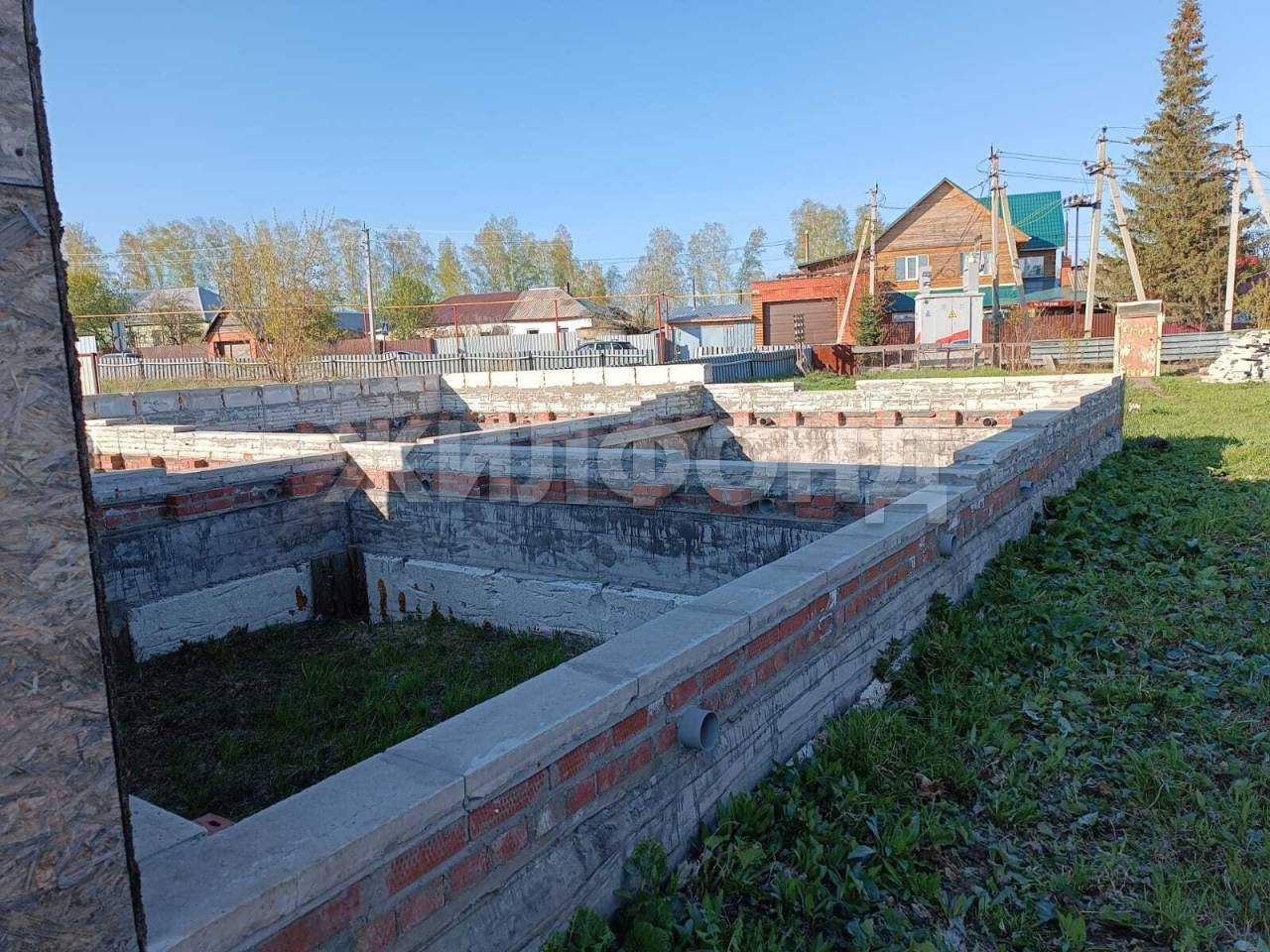 Продам земельный участок 1000 м.кв.