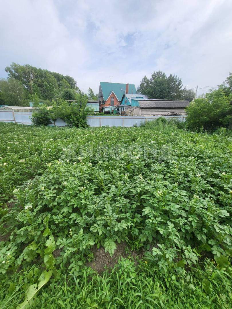 Продам земельный участок 1320 м.кв.