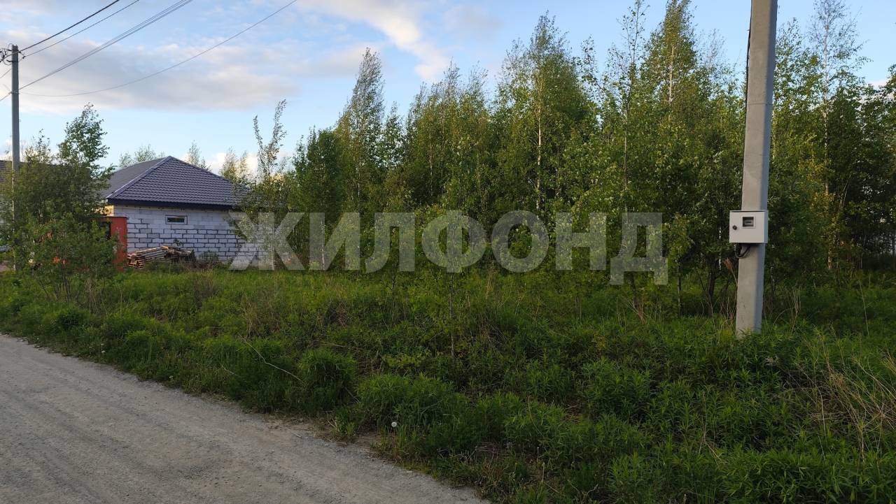 Продам земельный участок 1000 м.кв.