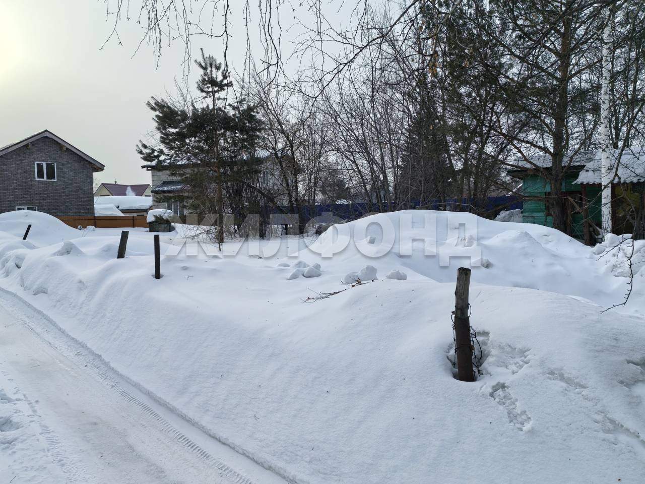 Продам земельный участок 578 м.кв.