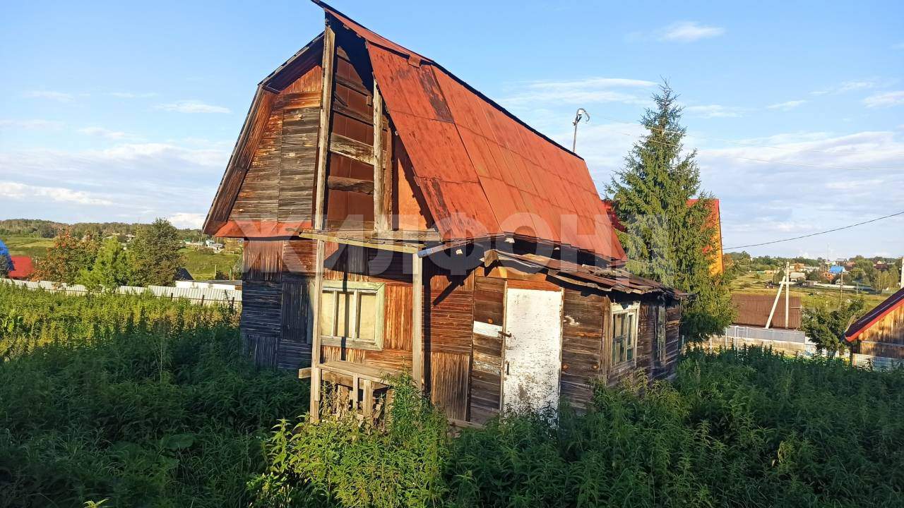 Продам земельный участок 1700 м.кв.