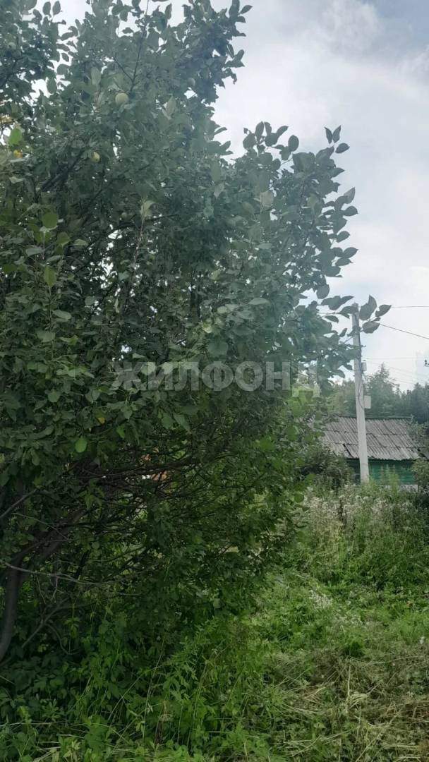 Продам земельный участок 604 м.кв.