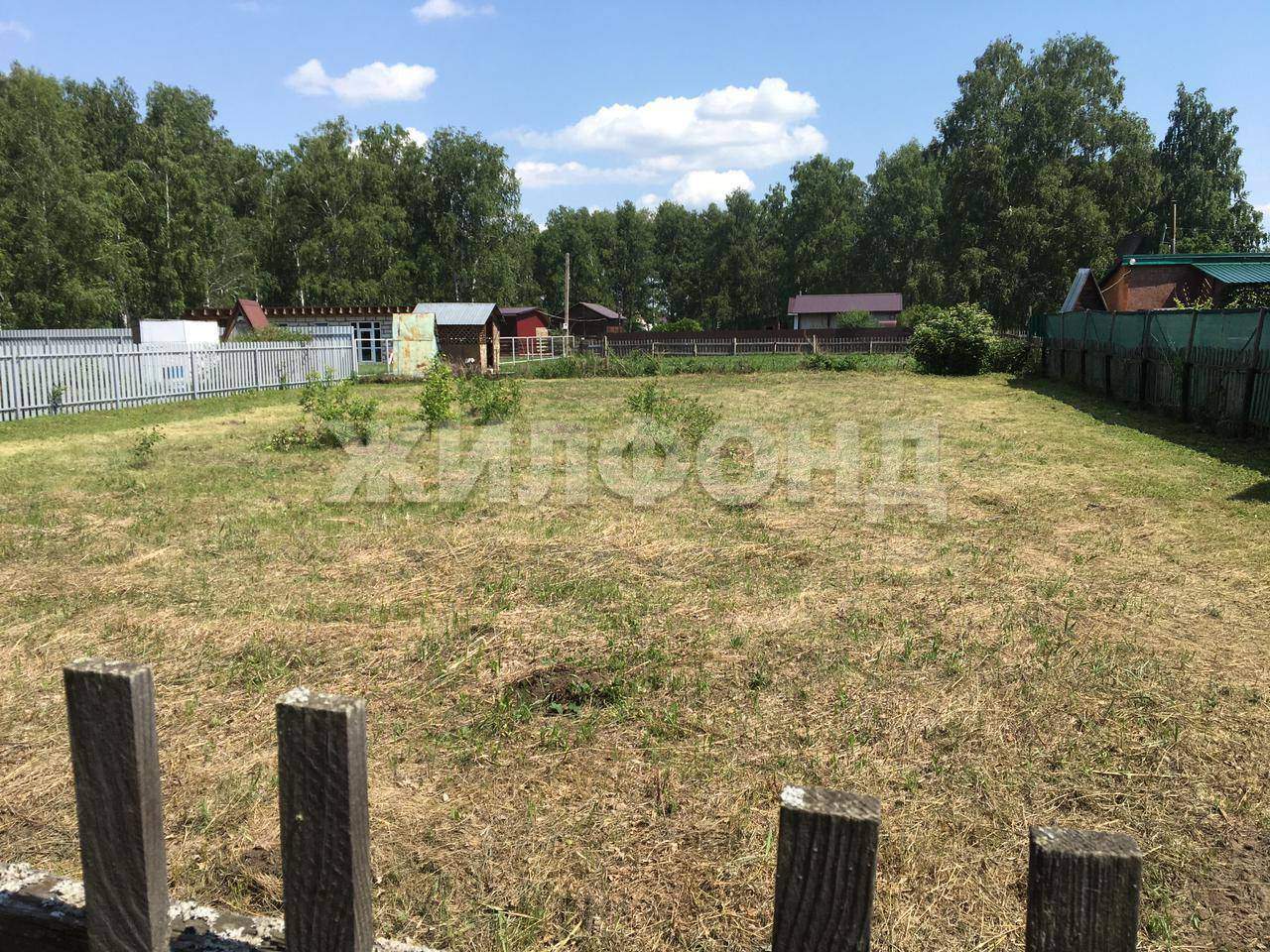 Продам земельный участок 721 м.кв.