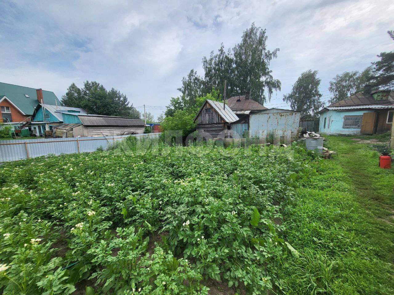 Продам земельный участок 1320 м.кв.