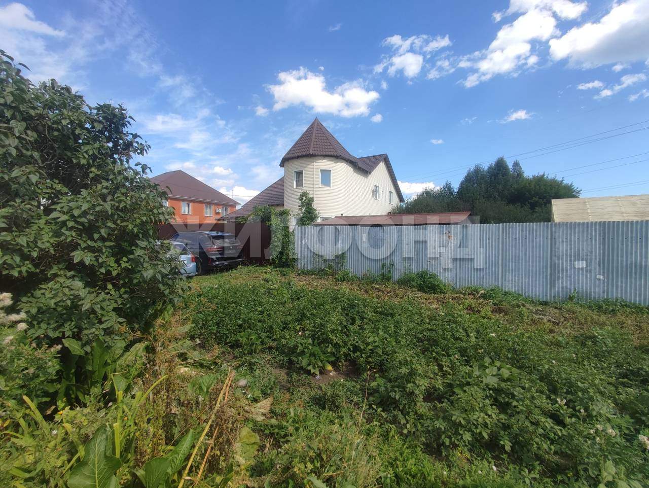 Продам земельный участок 700 м.кв.