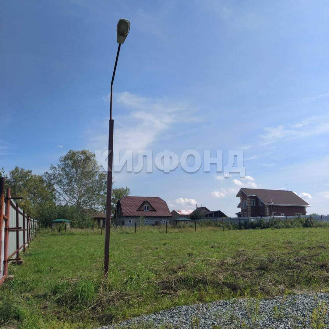 Продам земельный участок 1199 м.кв.