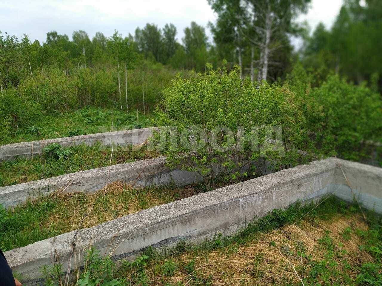 Продам земельный участок 1000 м.кв.