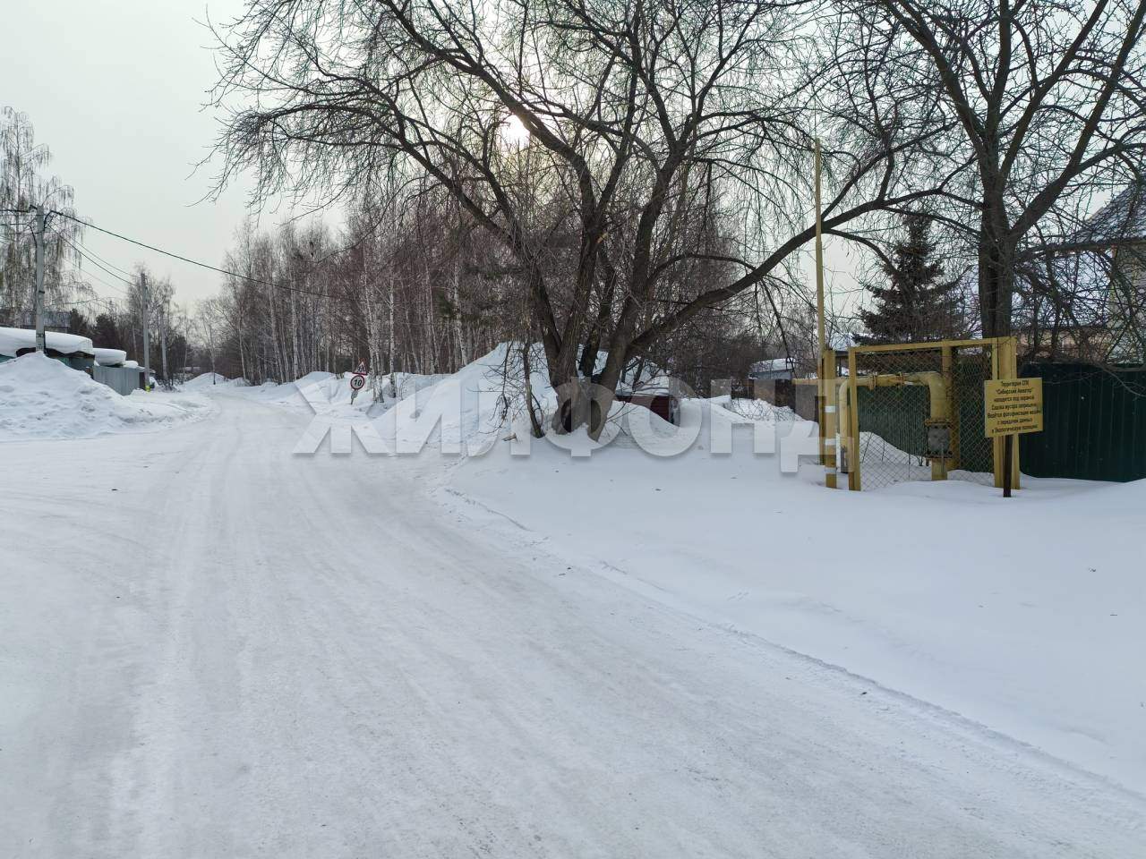 Продам земельный участок 578 м.кв.