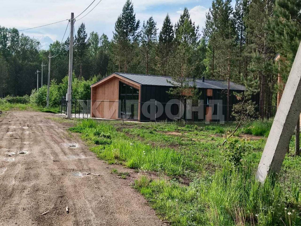 Продам земельный участок 1000 м.кв.
