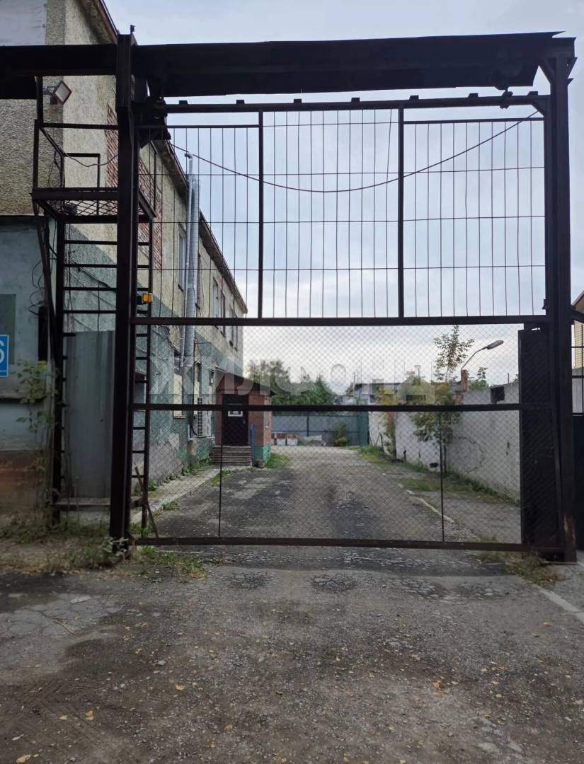 Продам помещение свободного назначения 1864 м.кв.