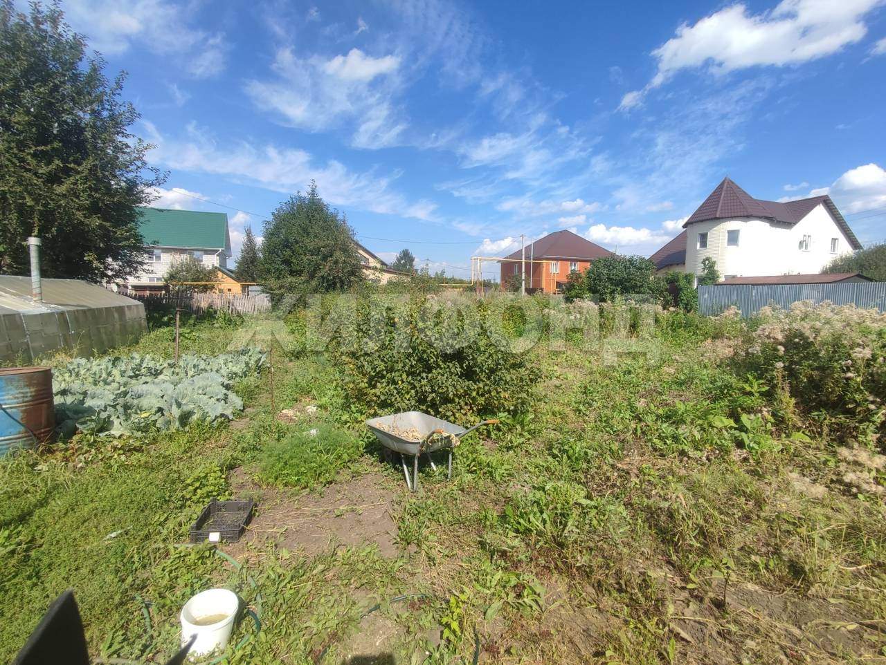 Продам земельный участок 700 м.кв.