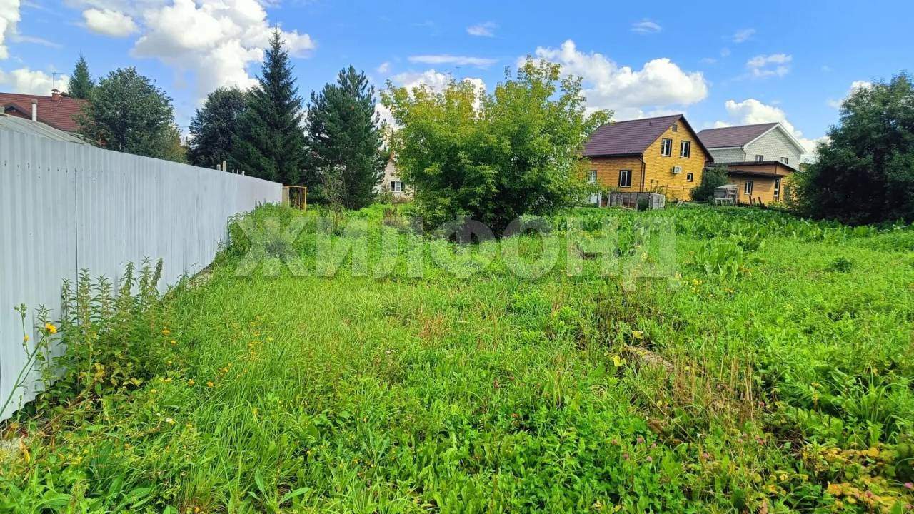 Продам земельный участок 1560 м.кв.