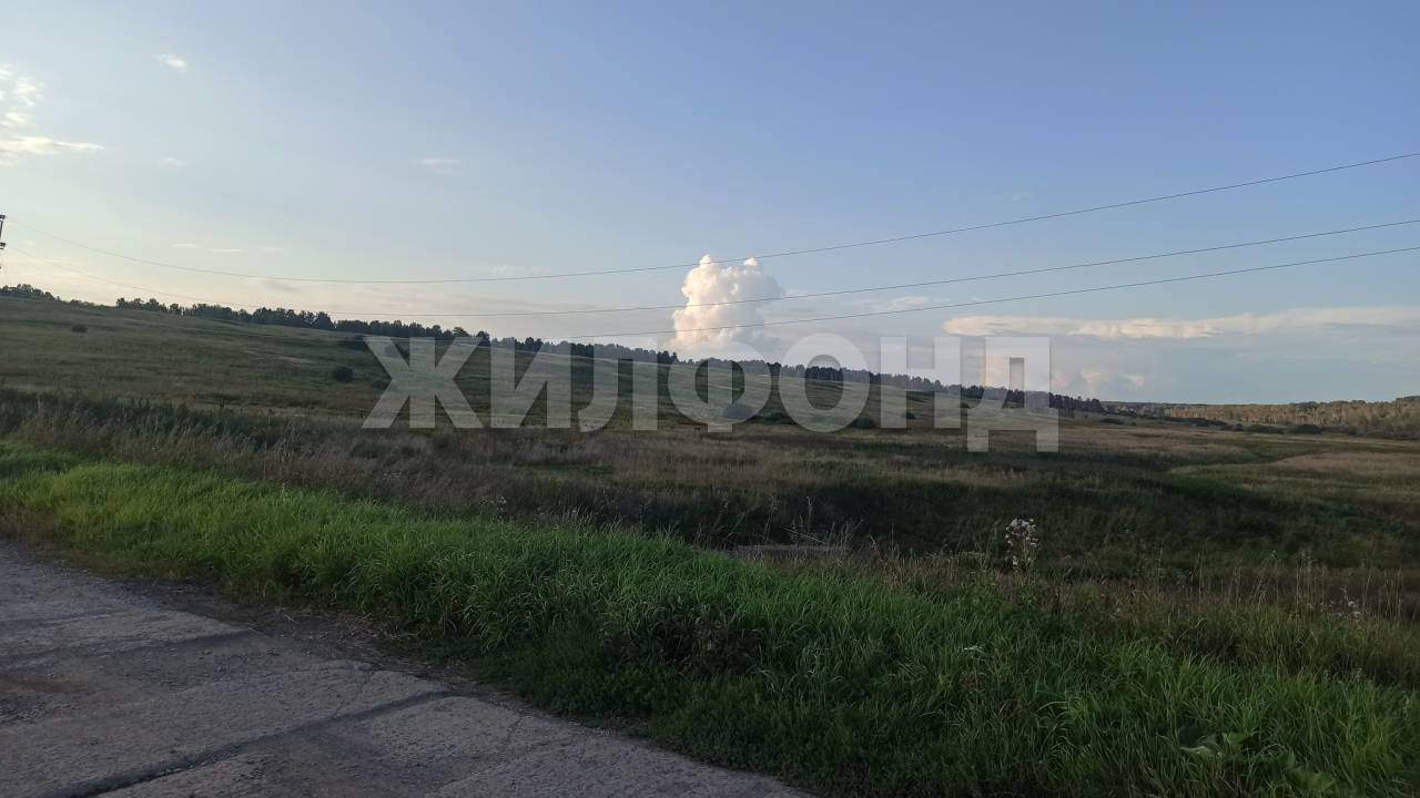 Продам земельный участок 1700 м.кв.