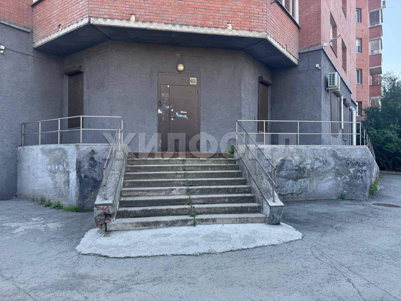 Продам помещение свободного назначения 138 м.кв.