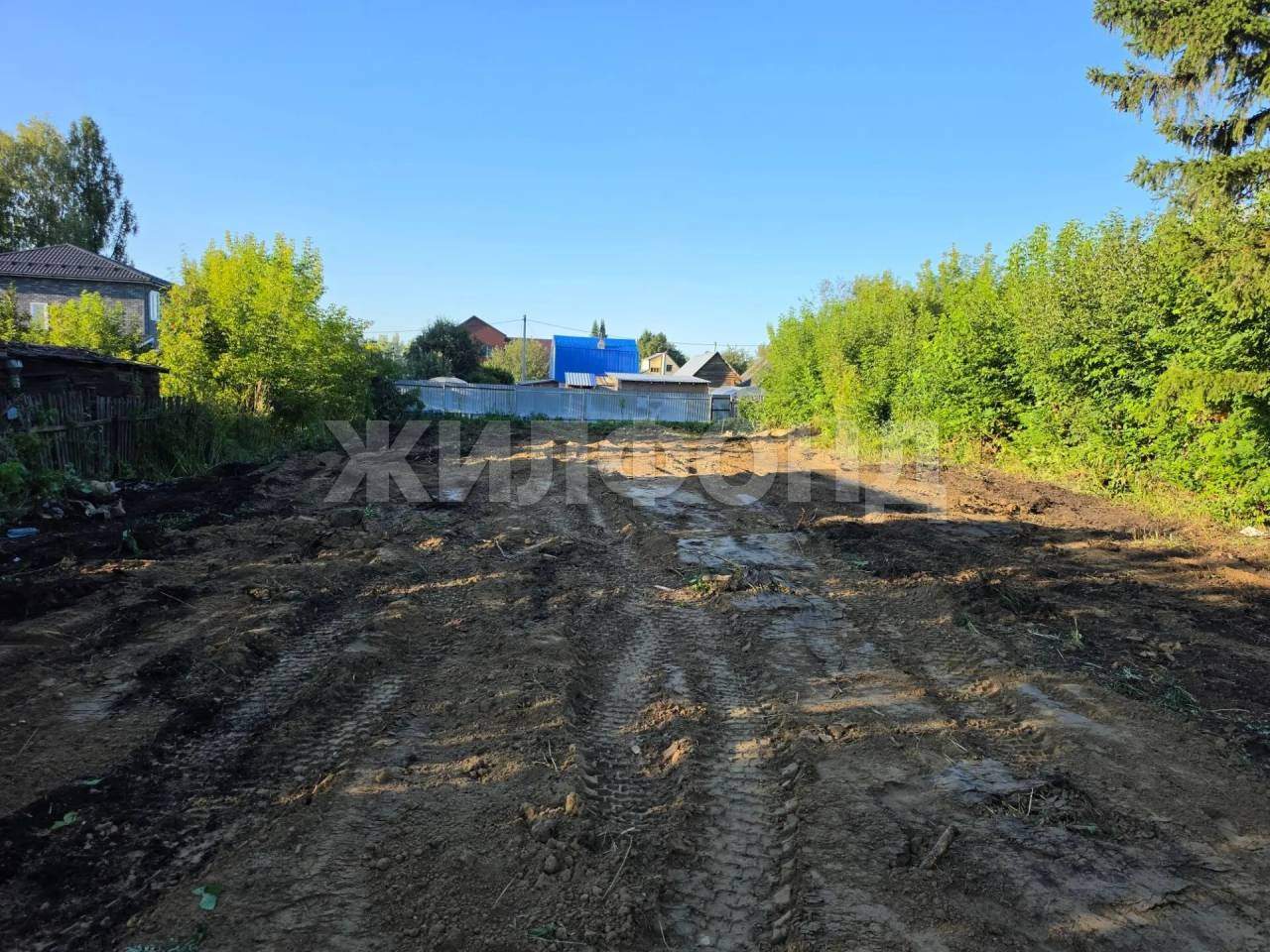Продам земельный участок 700 м.кв.