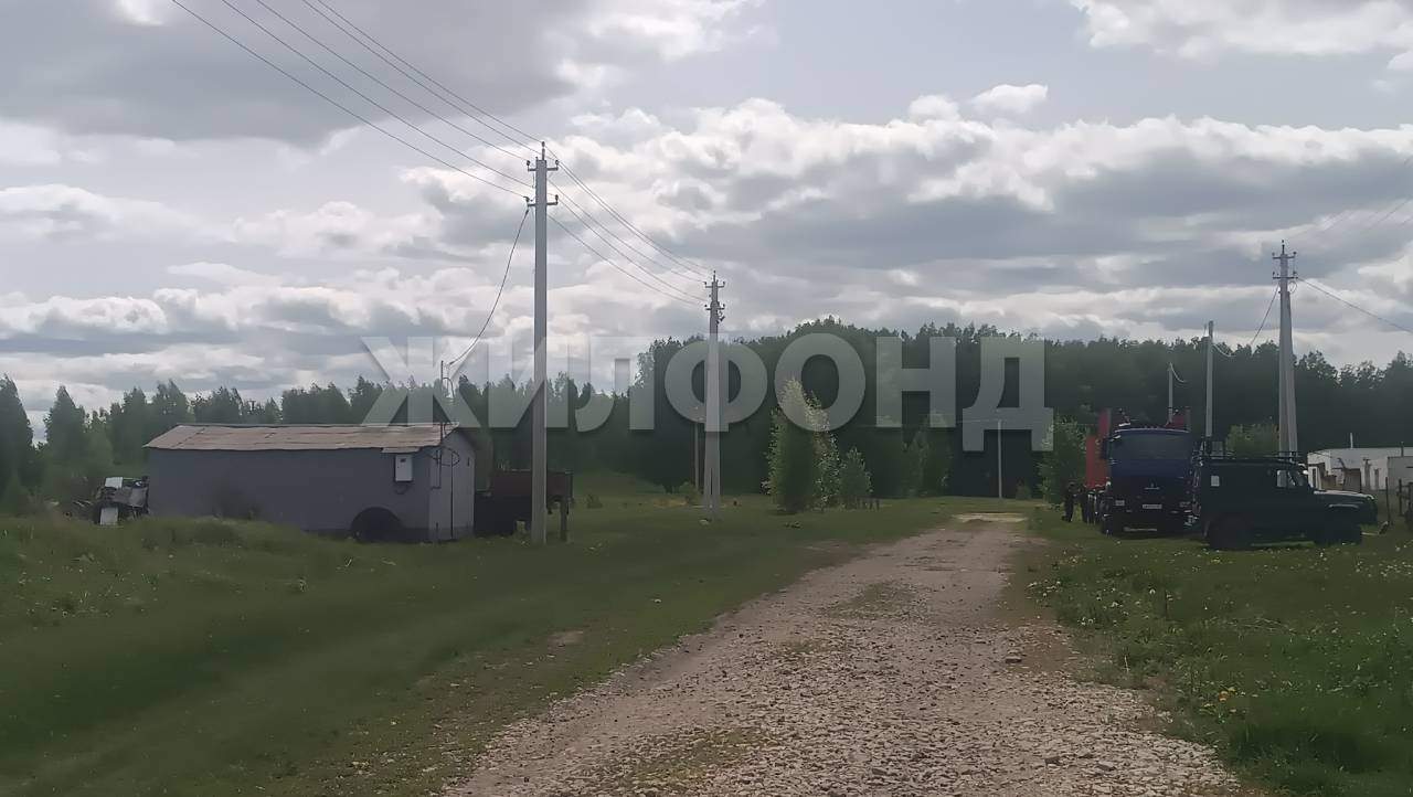 Продам земельный участок 1000 м.кв.