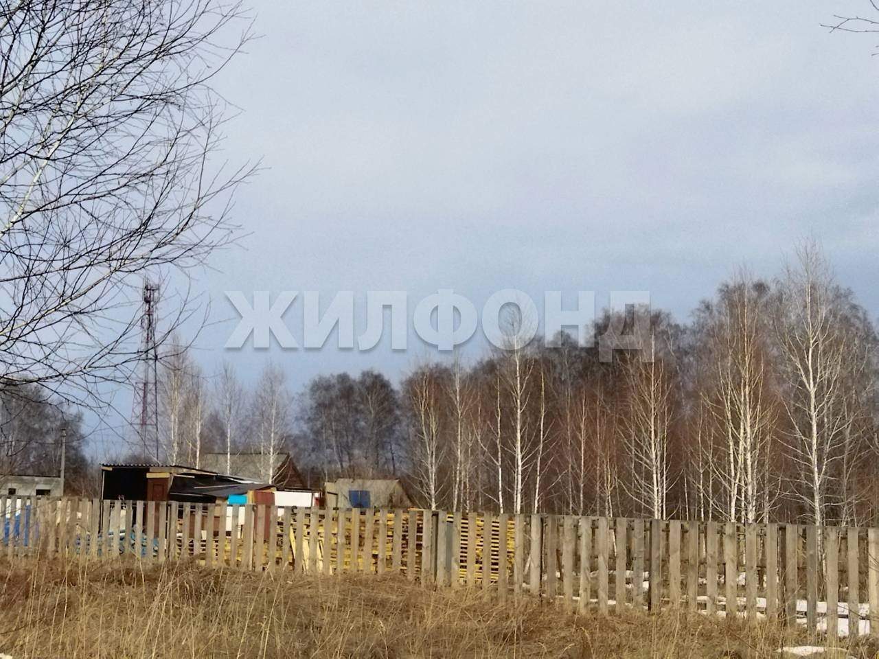 Продам земельный участок 1468 м.кв.