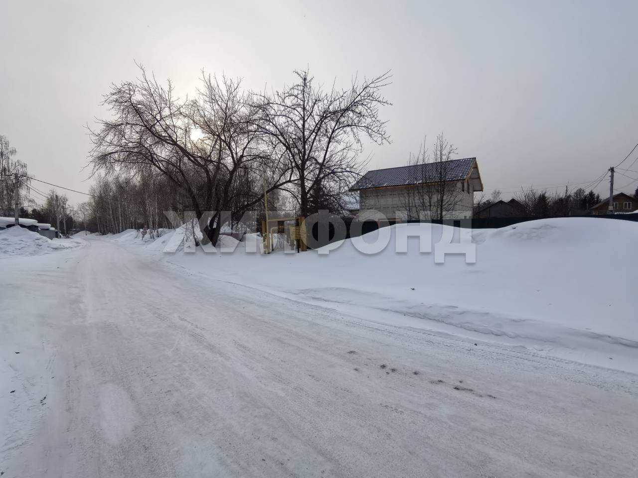 Продам земельный участок 578 м.кв.