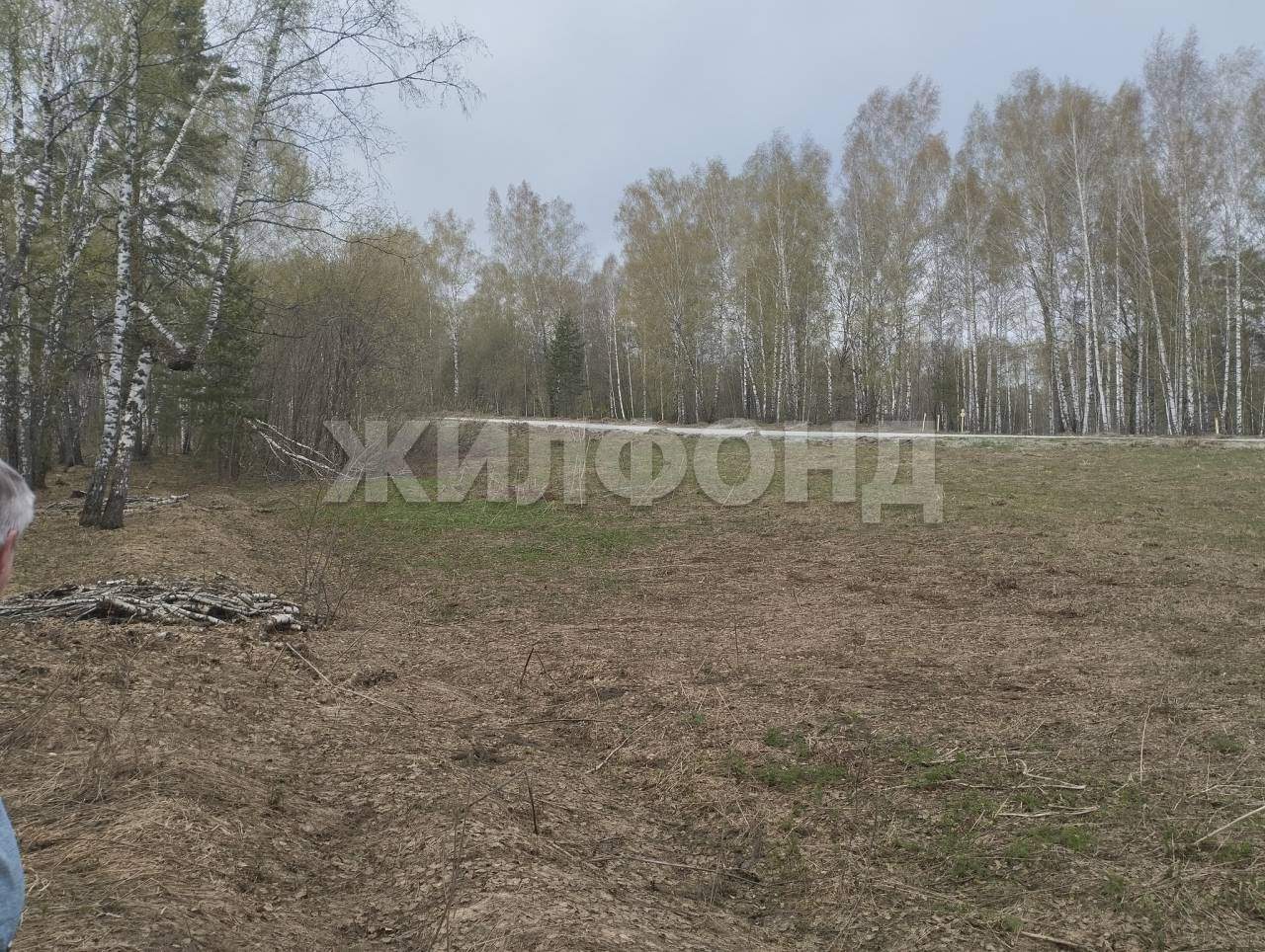 Продам земельный участок 800 м.кв.
