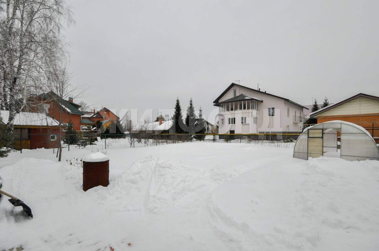Продам земельный участок 750 м.кв.
