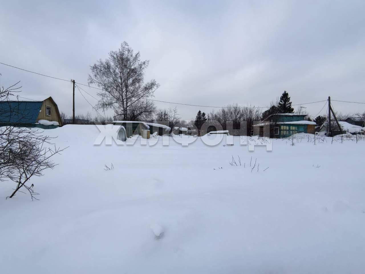 Продам земельный участок 800 м.кв.