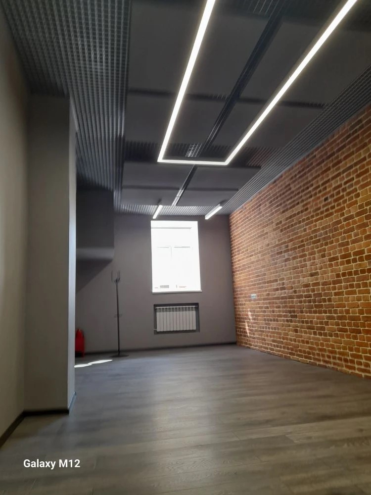 Сдам в аренду офис 1200 м.кв.