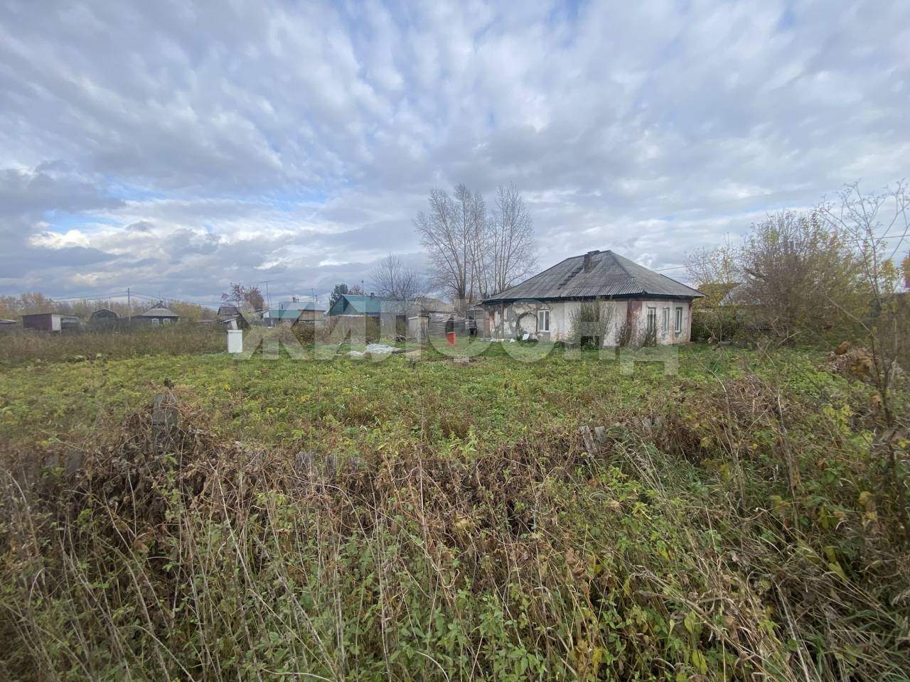 Продам земельный участок 800 м.кв.