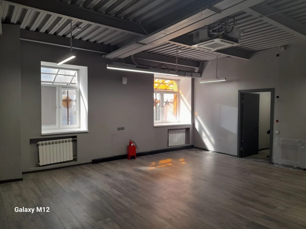 Сдам в аренду офис 1200 м.кв.