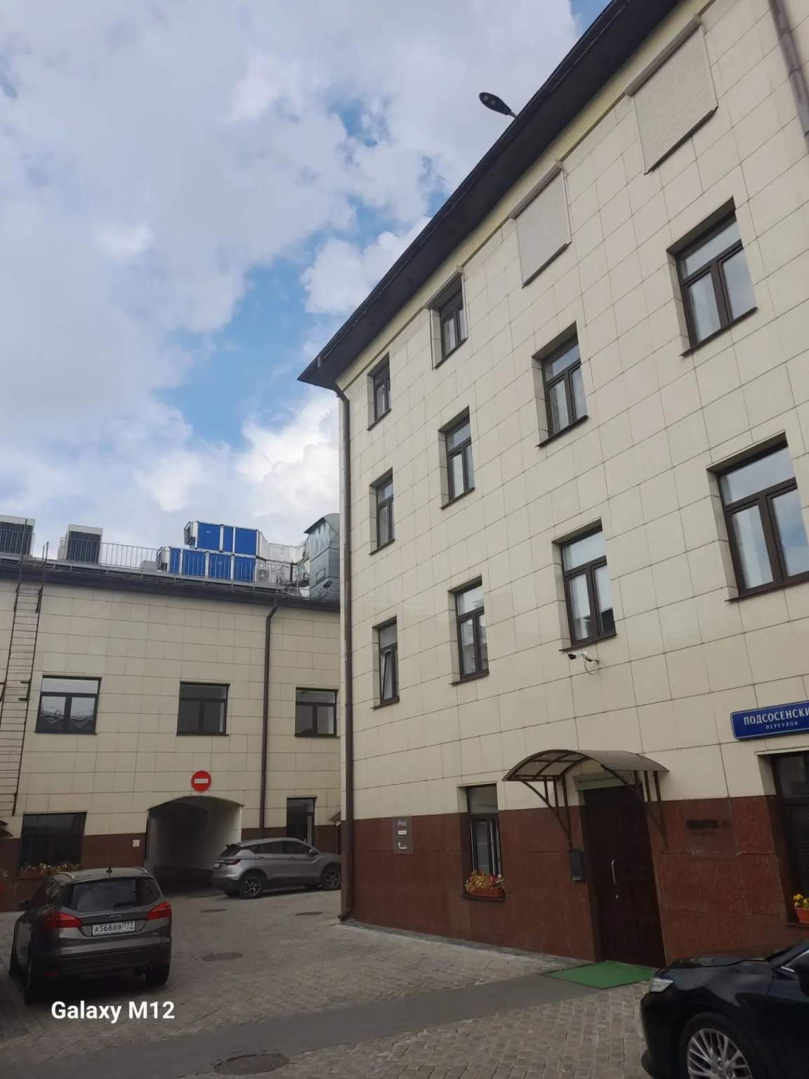 Сдам в аренду офис 1200 м.кв.