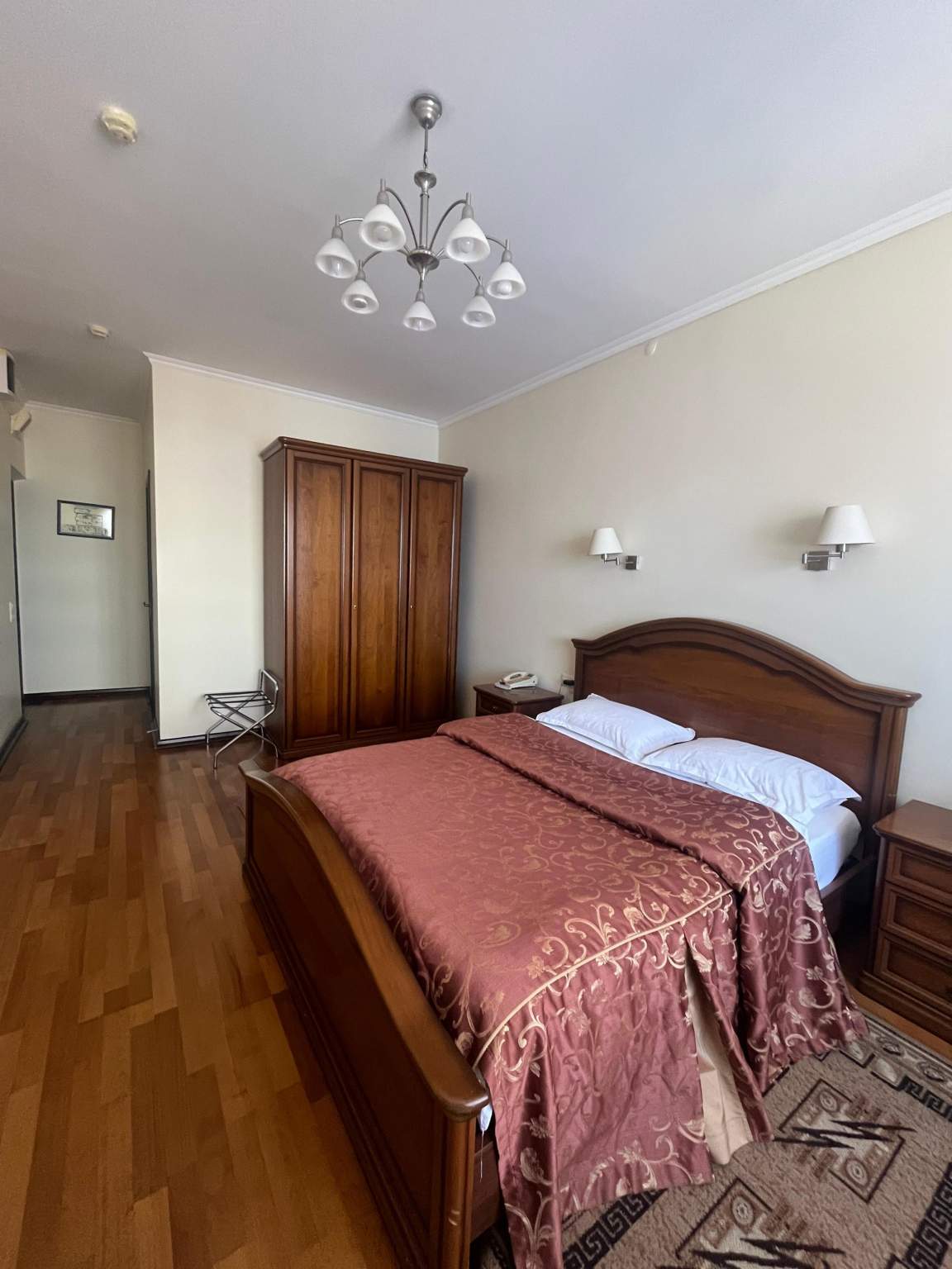 Продам торговое помещение 1346.4 м.кв.