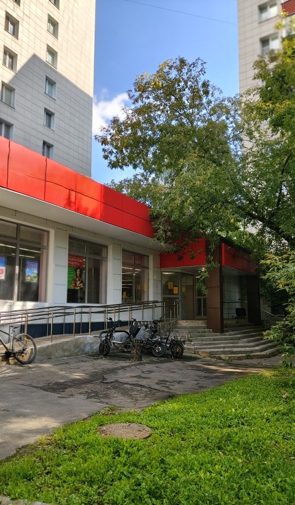 Сдам в аренду магазин 438 м.кв.