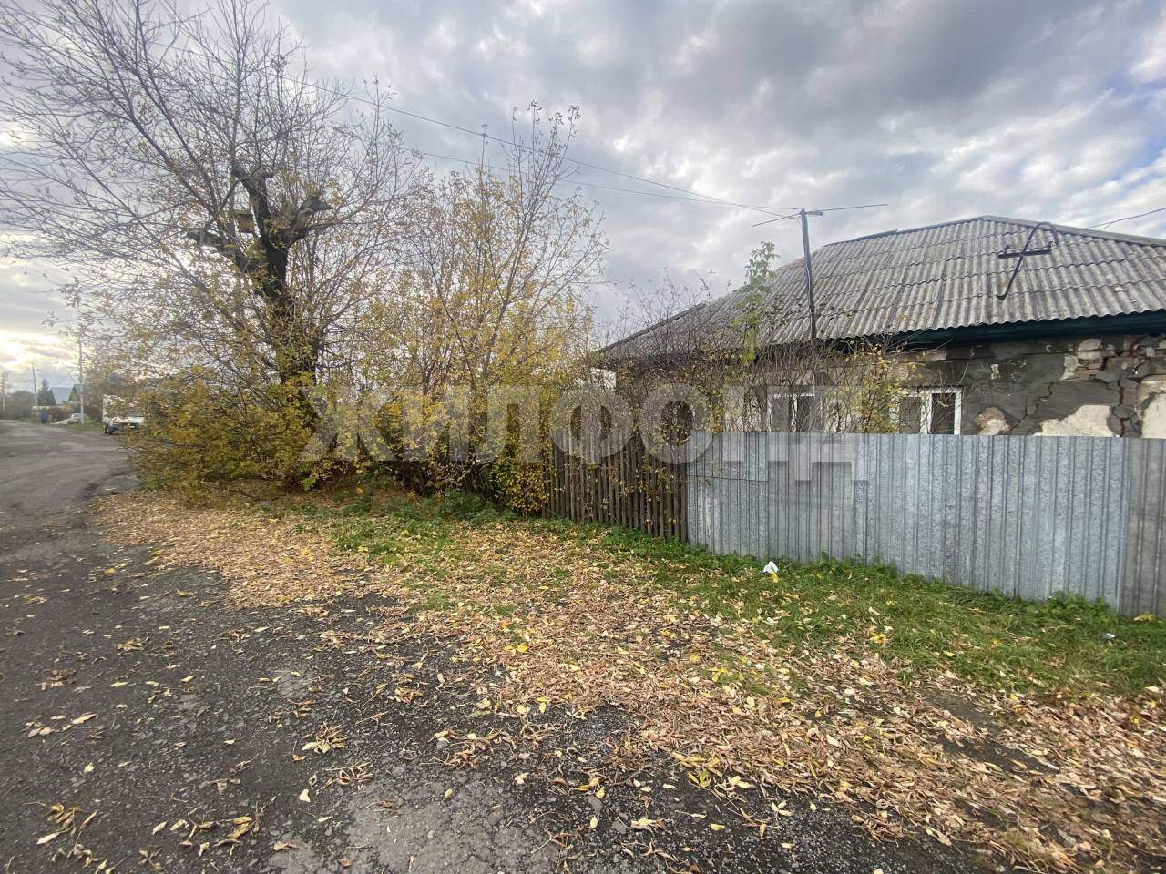 Продам земельный участок 800 м.кв.