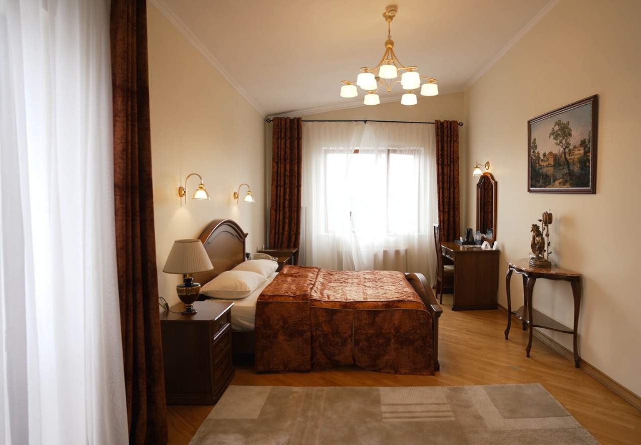 Продам торговое помещение 1346.4 м.кв.