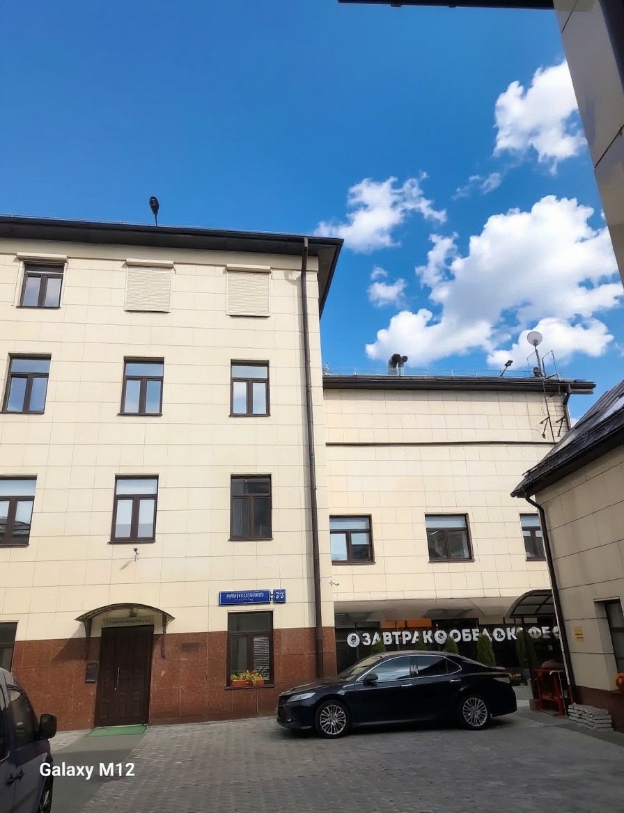 Сдам в аренду торговое помещение 2020.3 м.кв.