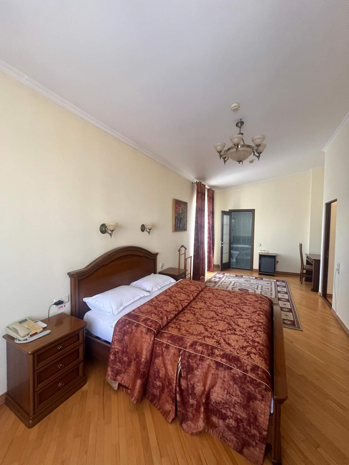 Продам торговое помещение 1346.4 м.кв.