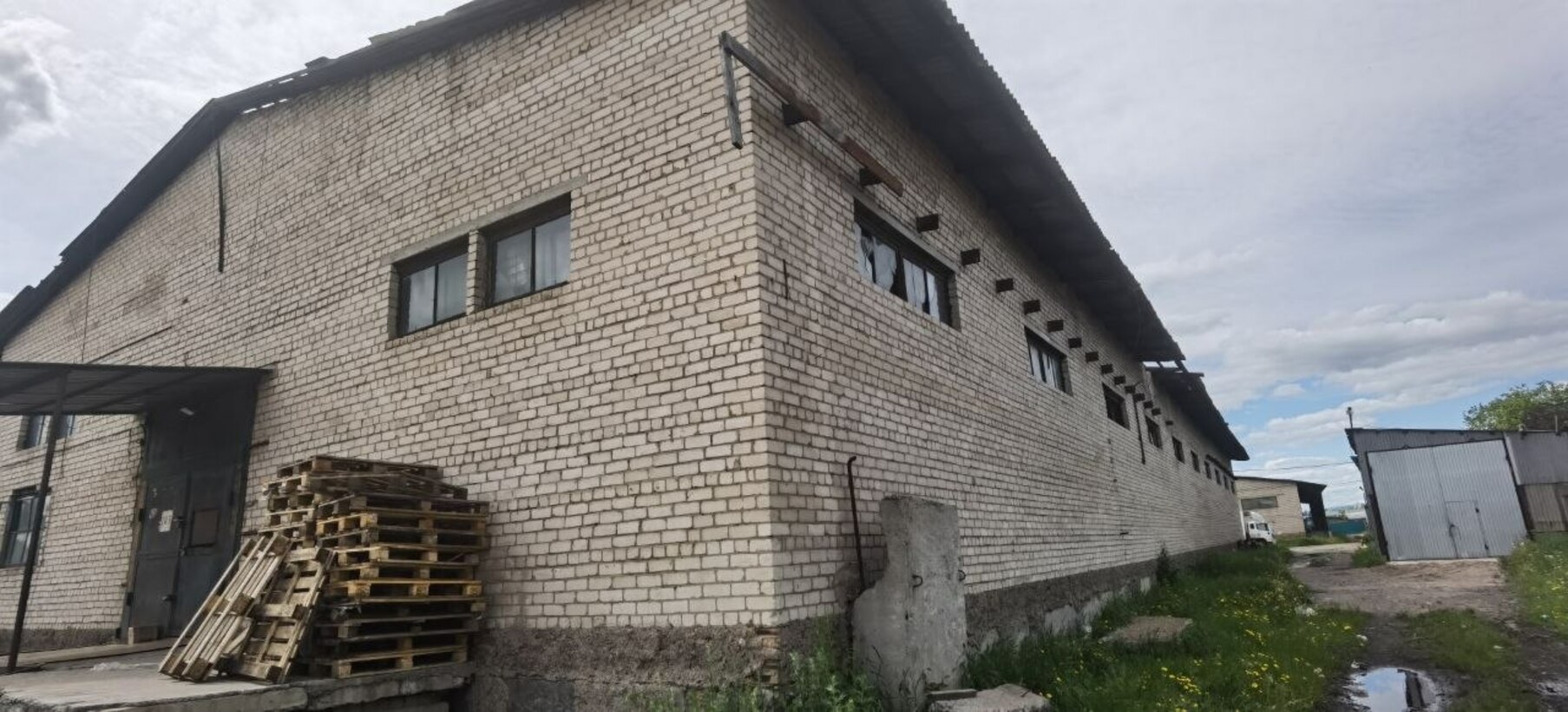 Продам торговое помещение 10846.7 м.кв.