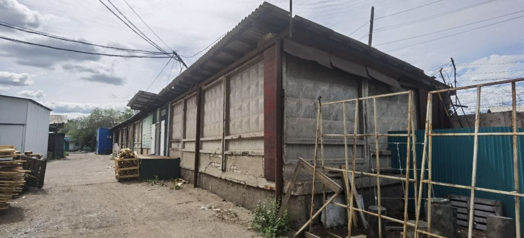 Продам торговое помещение 10846.7 м.кв.
