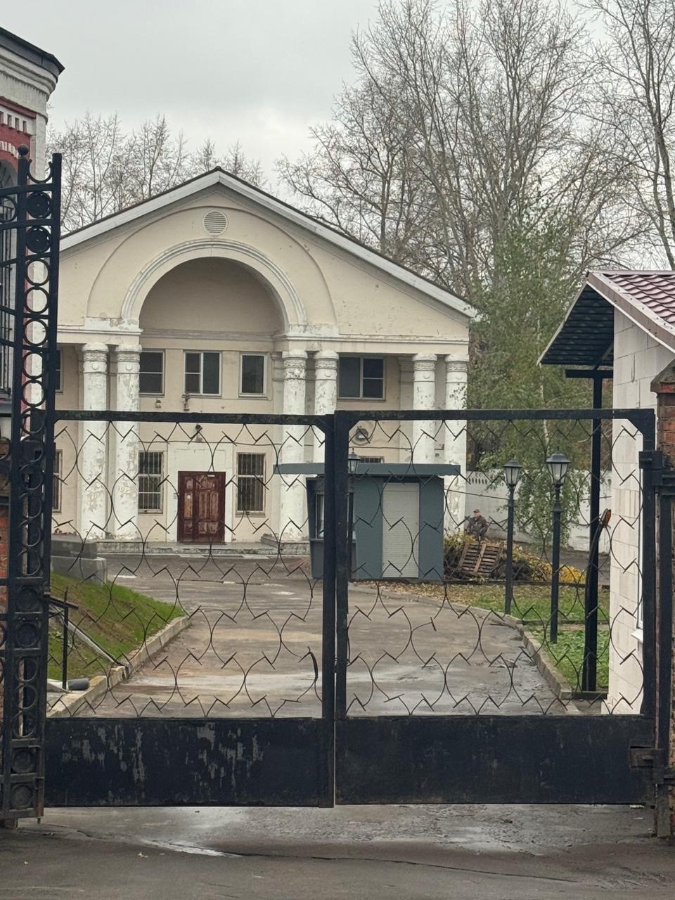 Продам торговое помещение 1915 м.кв.