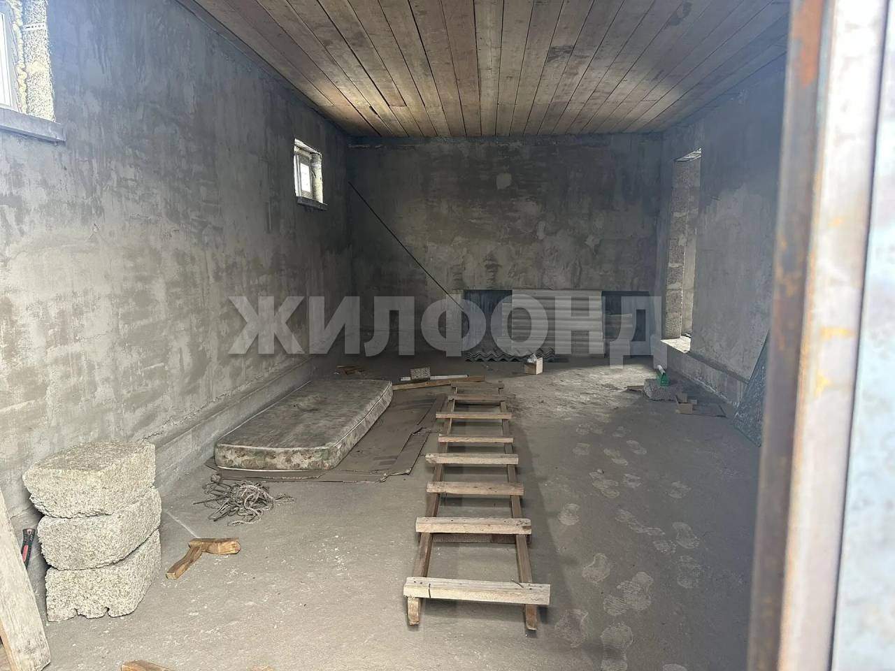 Продам земельный участок 800 м.кв.